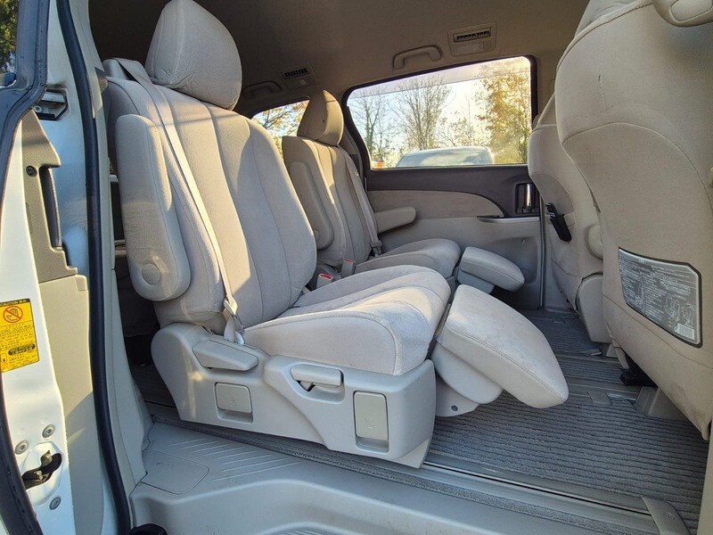 Used Toyota Estima 2011 for sale - 76798931: Photo 17
