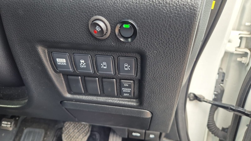 Used Nissan Elgrand 2012 for sale - 77465409: Photo 16