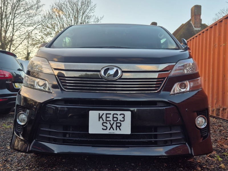 Used Toyota Vellfire 2014 for sale - 76611431: Photo 2