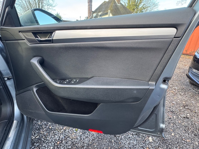 Used Skoda Superb 2017 for sale - 77080665: Photo 37