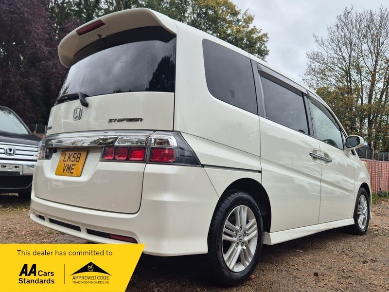 Used Honda Stepwagon 2024 for sale - 76368369: Photo 12