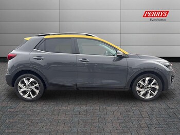 Used Kia Stonic 2023 for sale - 76436729: Photo