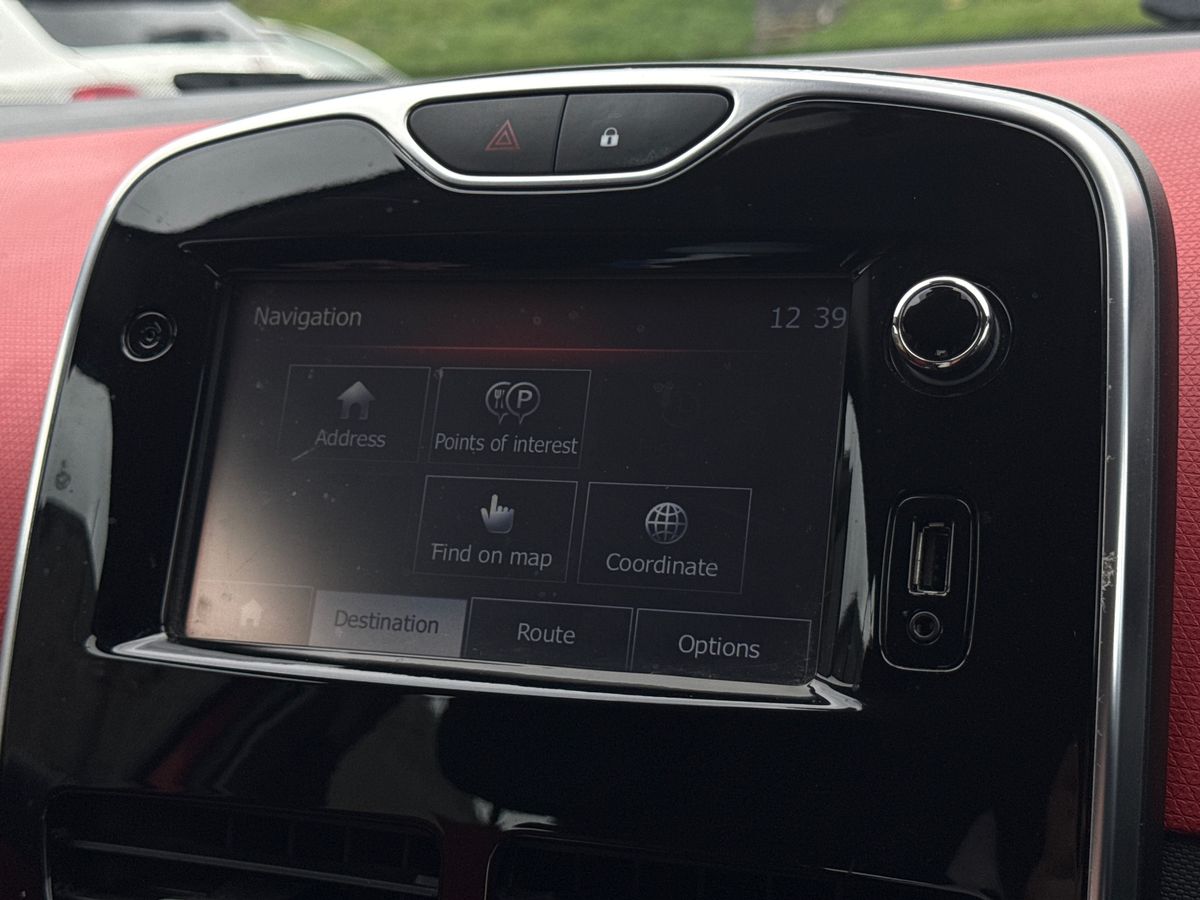 Used Renault Clio 2015 for sale - 76588844: Photo 11