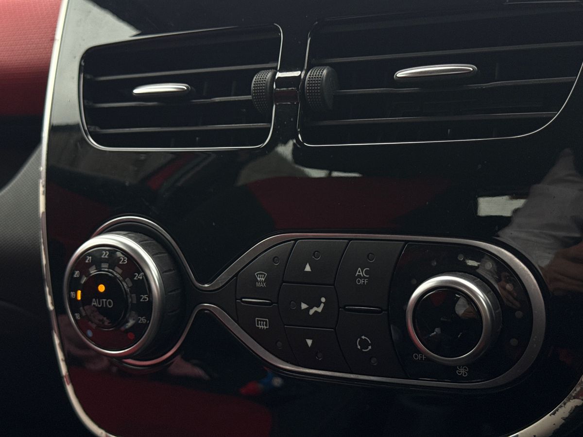 Used Renault Clio 2015 for sale - 76588844: Photo 12