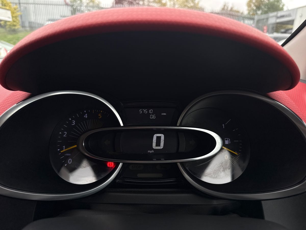 Used Renault Clio 2015 for sale - 76588844: Photo 14