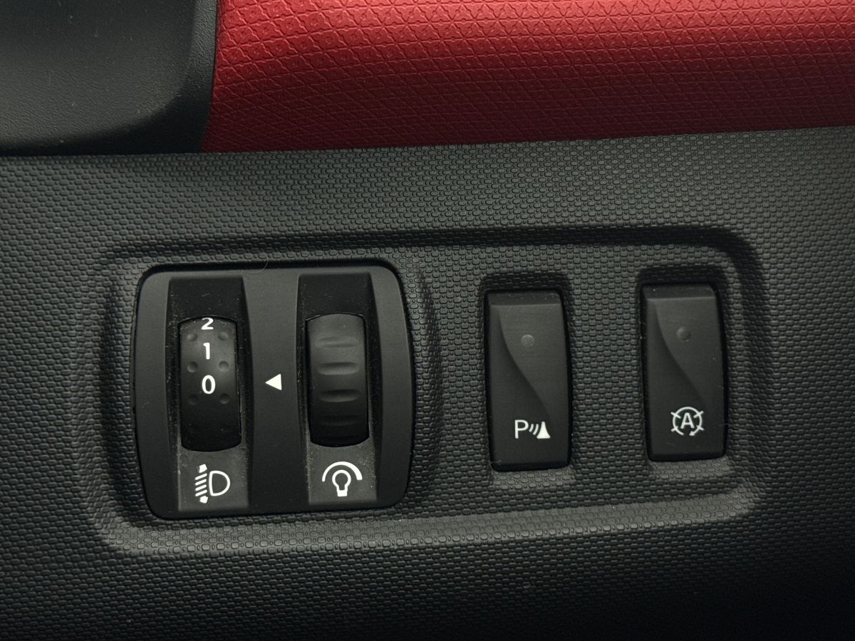 Used Renault Clio 2015 for sale - 76588844: Photo 24