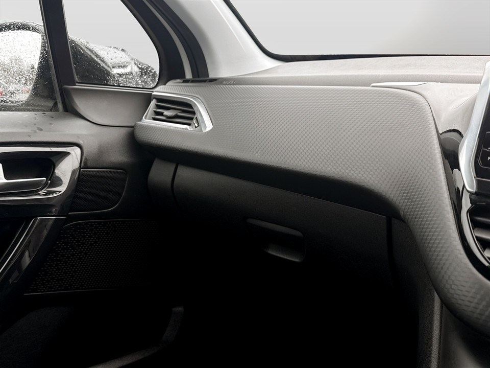 Used Peugeot 208 2016 for sale - 77730487: Photo 30