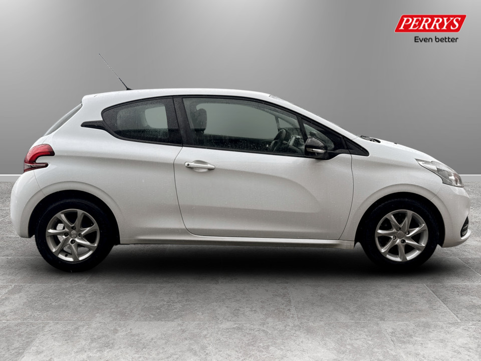 Used Peugeot 208 2016 for sale - 77730487: Photo 8