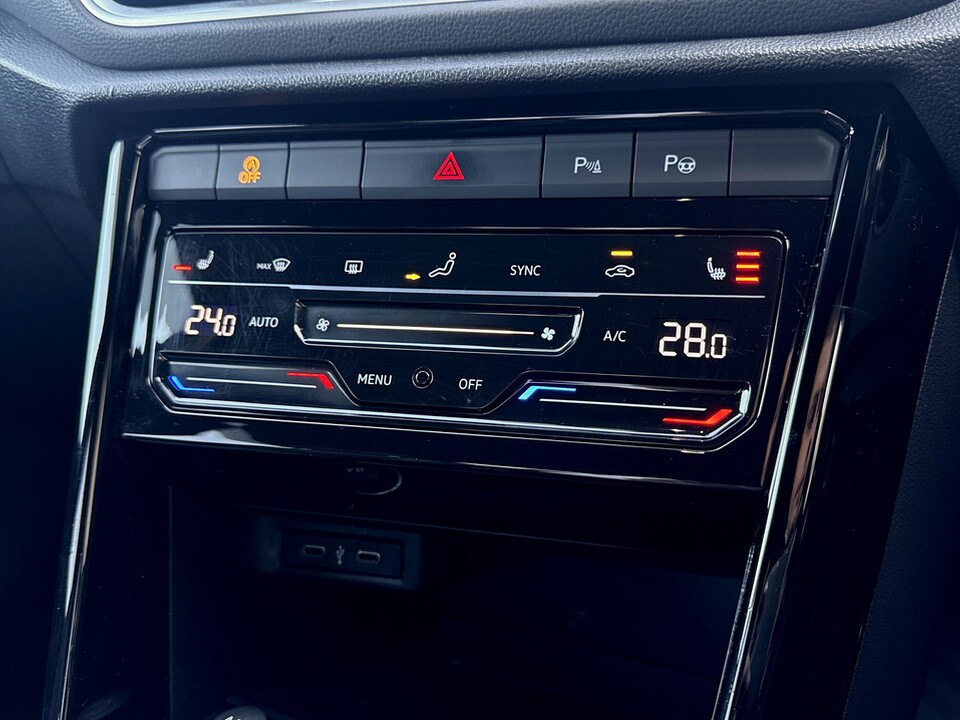 Used Volkswagen T-Roc 2023 for sale - 77604191: Photo 26