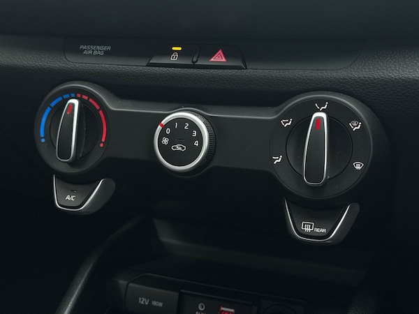 Used Kia Stonic 2020 for sale - 76142286: Photo 14