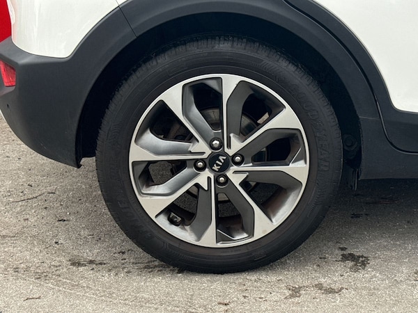 Used Kia Stonic 2020 for sale - 76142286: Photo 8