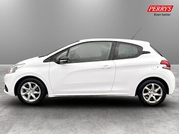 Used Peugeot 208 2016 for sale - 77579042: Photo