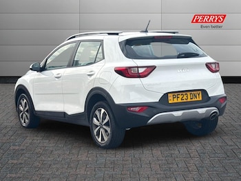 Used Kia Stonic 2023 for sale - 76663211: Photo