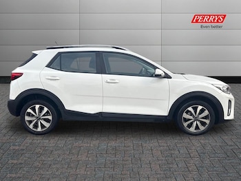 Used Kia Stonic 2023 for sale - 76663211: Photo