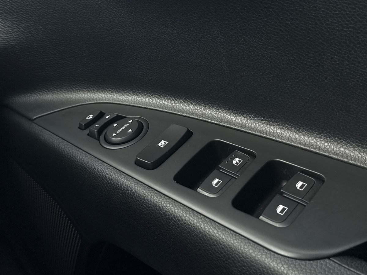 Used Kia Stonic 2023 for sale - 76142276: Photo 18