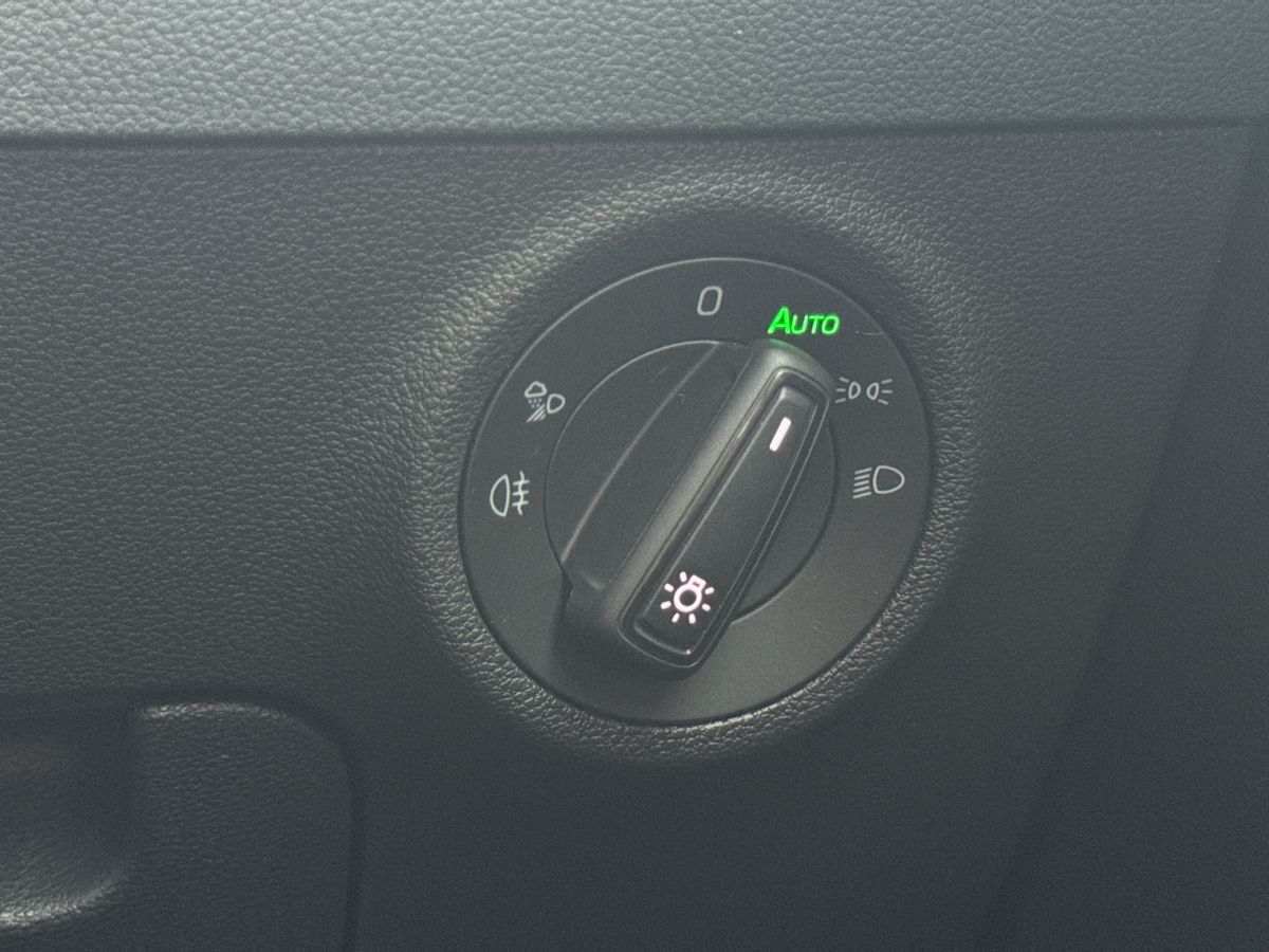 Used Skoda Karoq 2022 for sale - 76436775: Photo 31