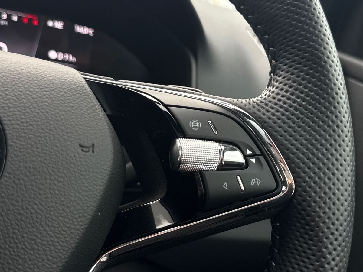 Used Skoda Karoq 2022 for sale - 76436775: Photo 32