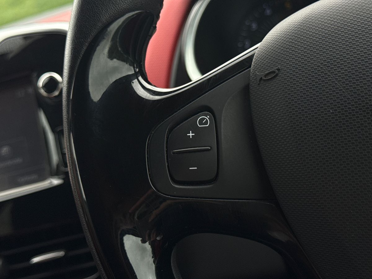 Used Renault Clio 2015 for sale - 76462301: Photo 16