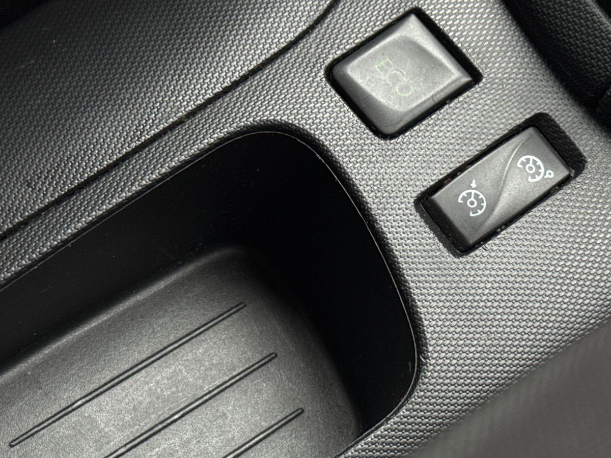 Used Renault Clio 2015 for sale - 76462301: Photo 26