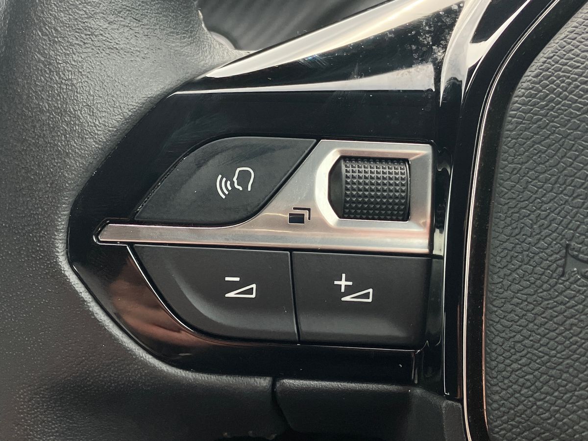 Used Peugeot 2008 2022 for sale - 76736032: Photo 16