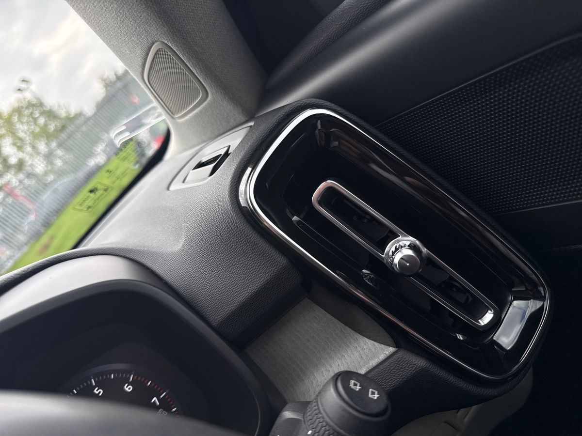 Used Volvo XC40 2022 for sale - 76364686: Photo 49