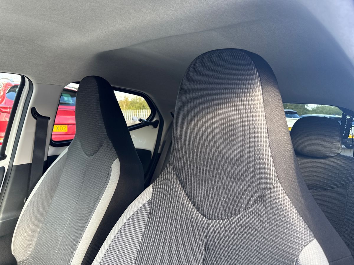 Used Toyota AYGO 2020 for sale - 76588803: Photo 50