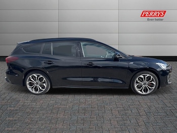 Used Ford Focus 2022 for sale - 75995865: Photo