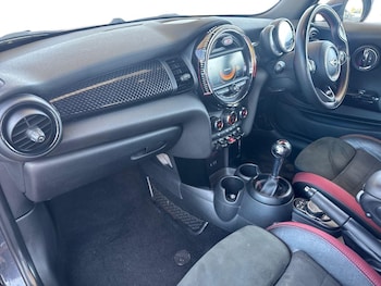 Used MINI Hatch 2018 for sale - 79496176: Photo