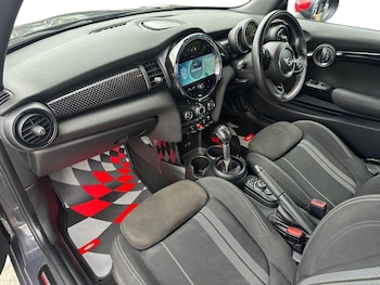 Used MINI Hatch 2018 for sale - 79168976: Photo