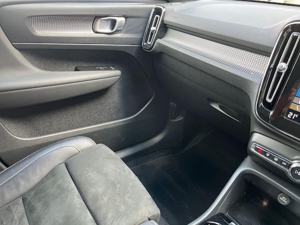 Used Volvo XC40 2021 for sale - 76084901: Photo 32