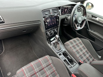 Used Volkswagen Golf 2018 for sale - 77163391: Photo