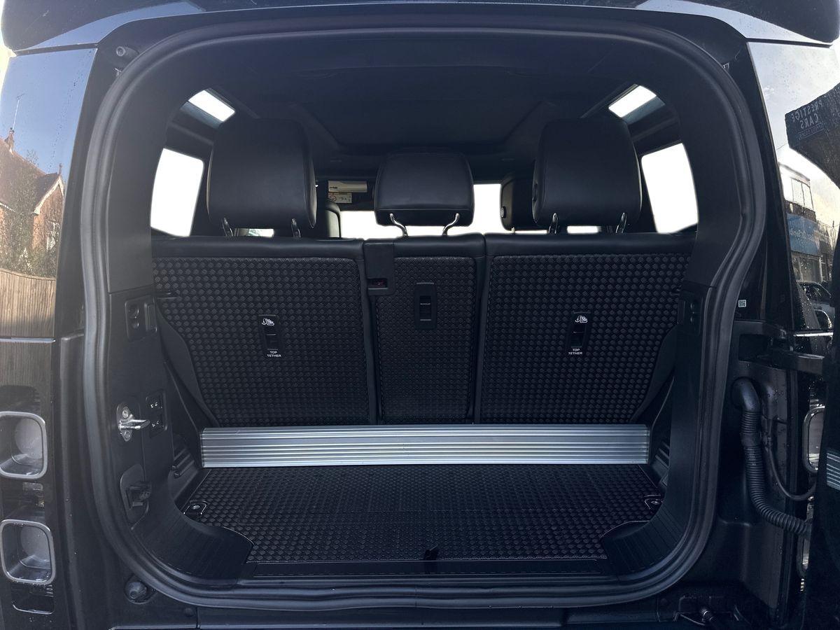 Used Land Rover Defender 2022 for sale - 77807607: Photo 11