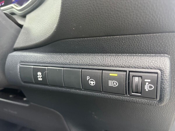 Used Toyota Corolla 2021 for sale - 76270585: Photo 28