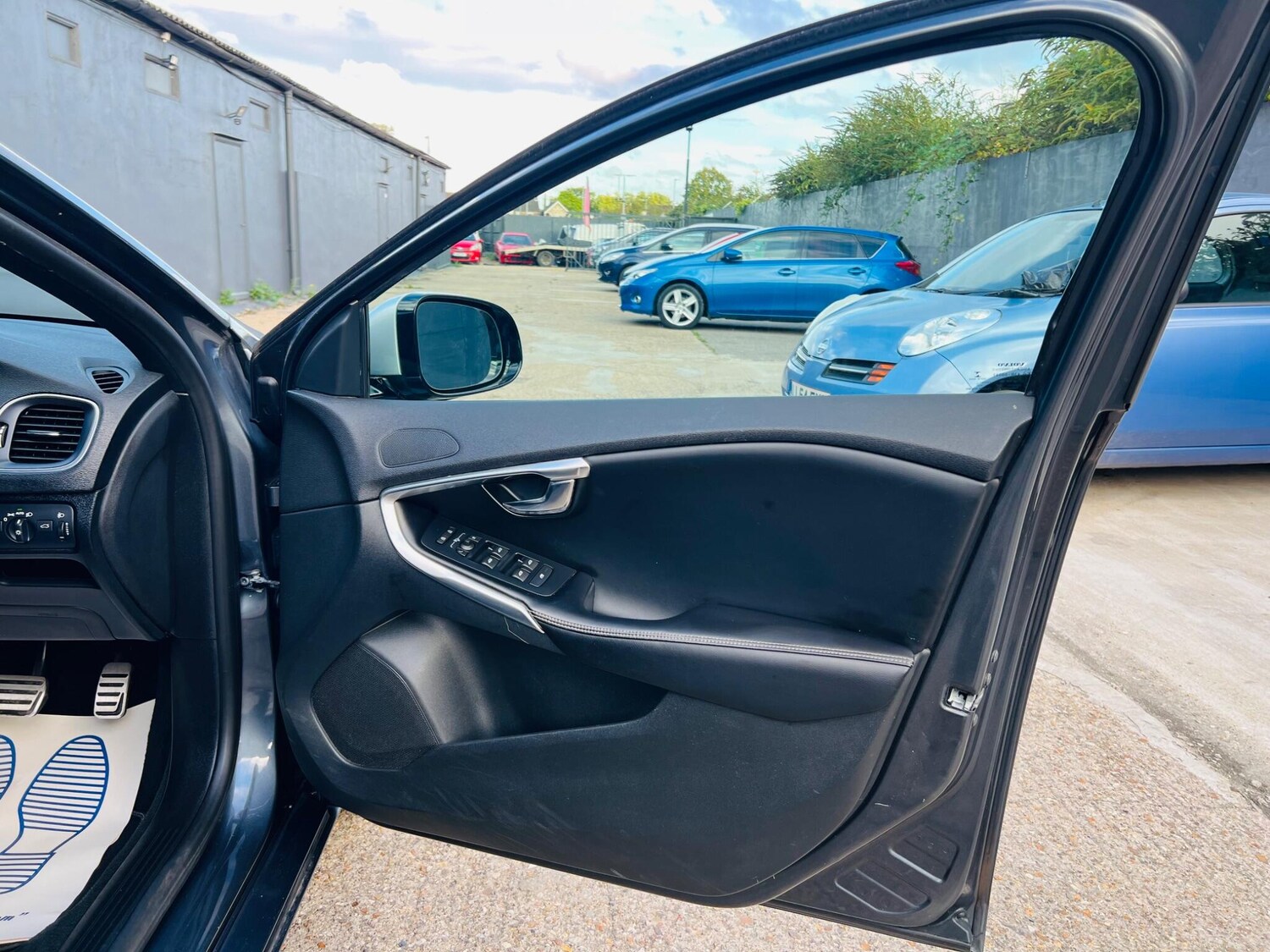 Used Volvo V40 for sale - 77267071: Photo 16