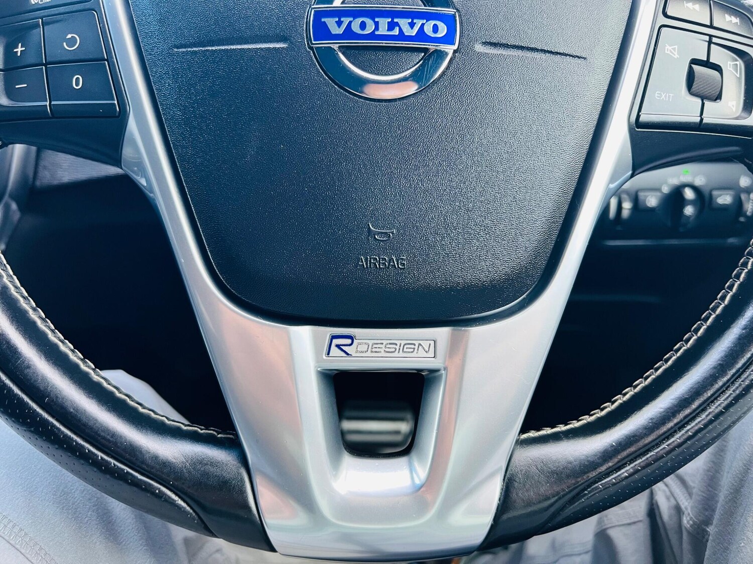 Used Volvo V40 for sale - 77267071: Photo 36