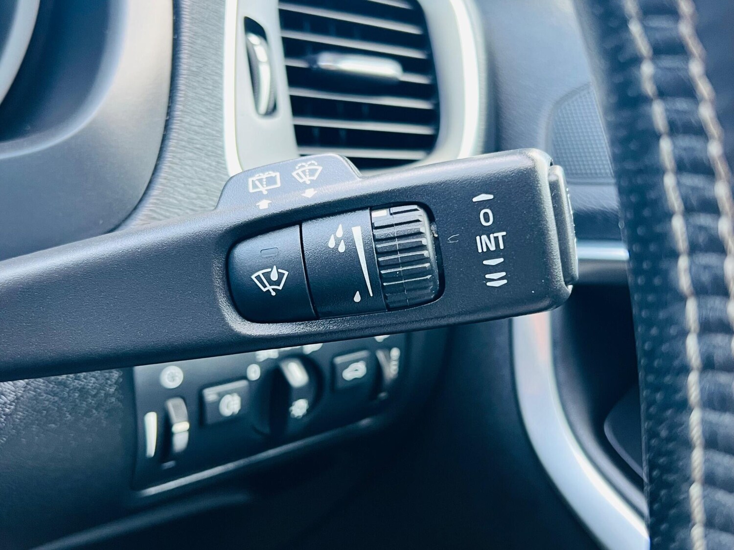 Used Volvo V40 for sale - 77267071: Photo 40