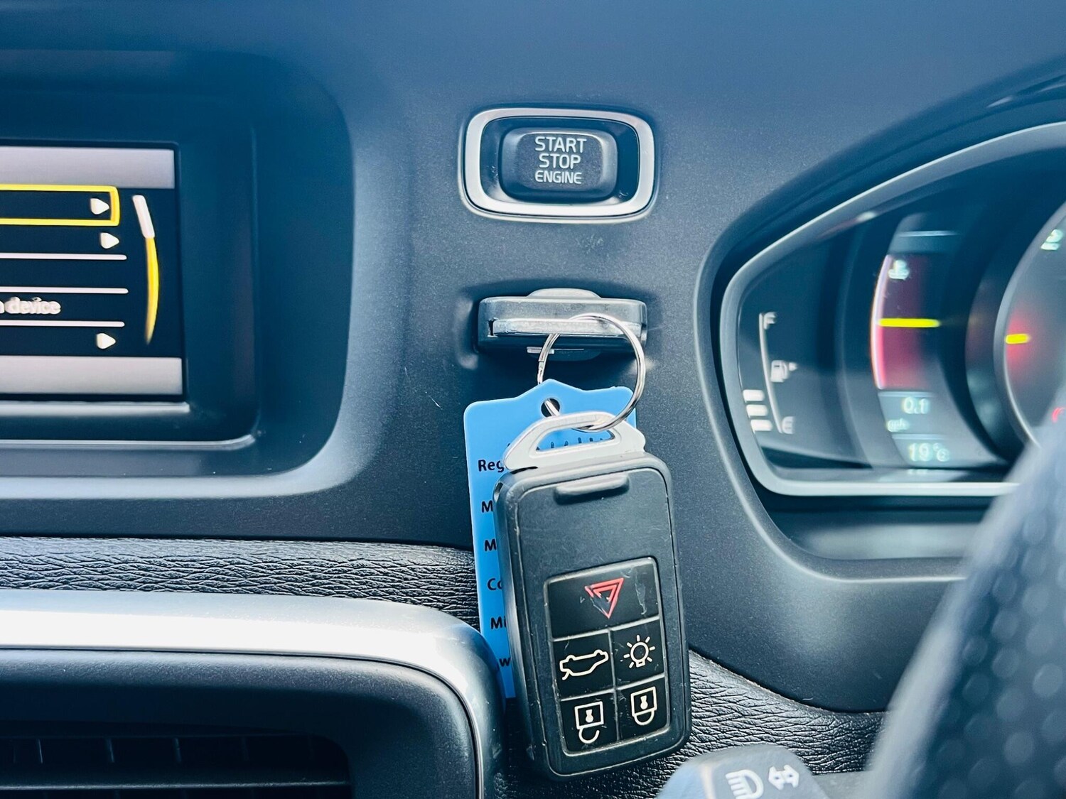 Used Volvo V40 for sale - 77267071: Photo 42