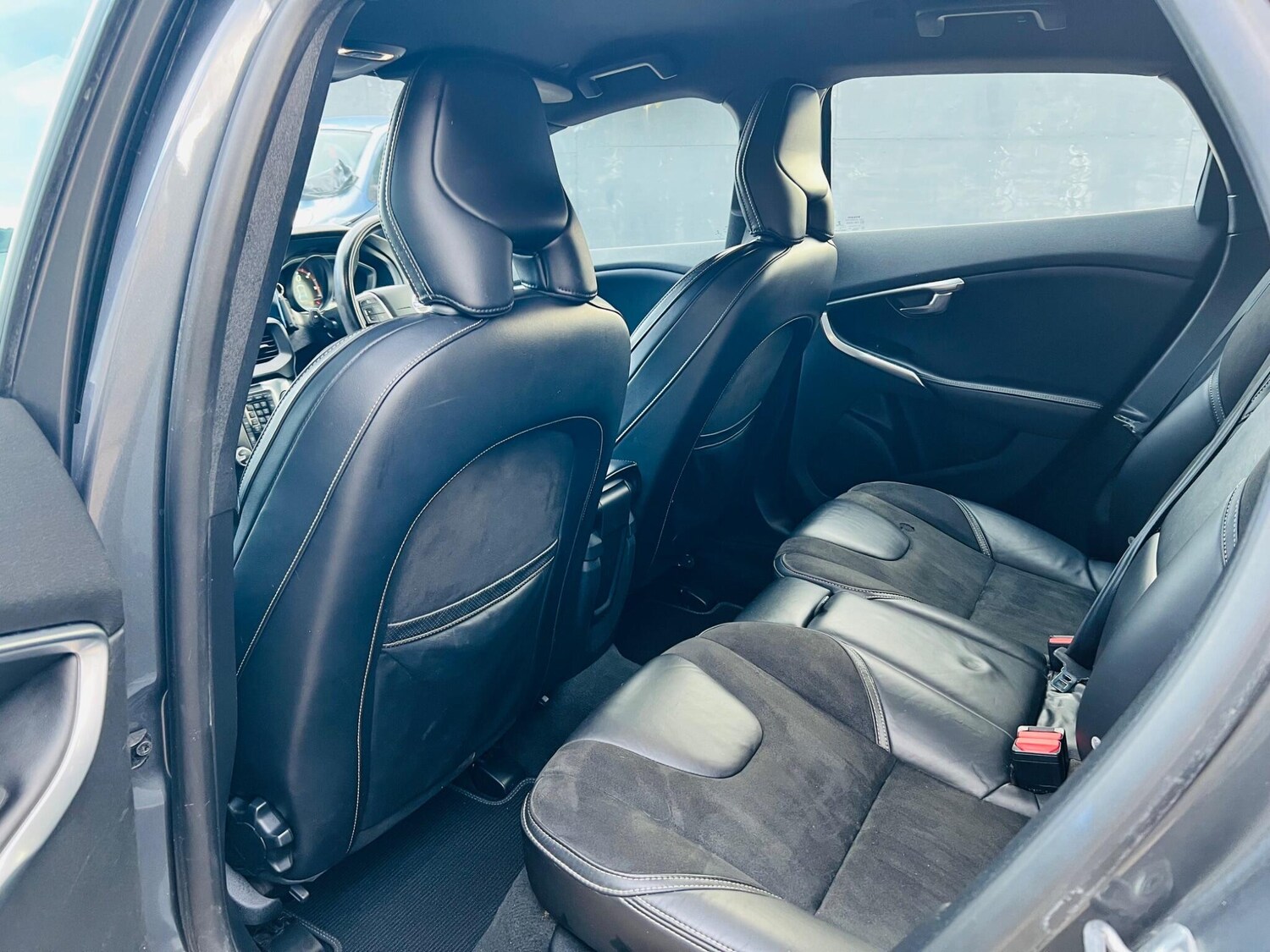 Used Volvo V40 for sale - 77267071: Photo 48