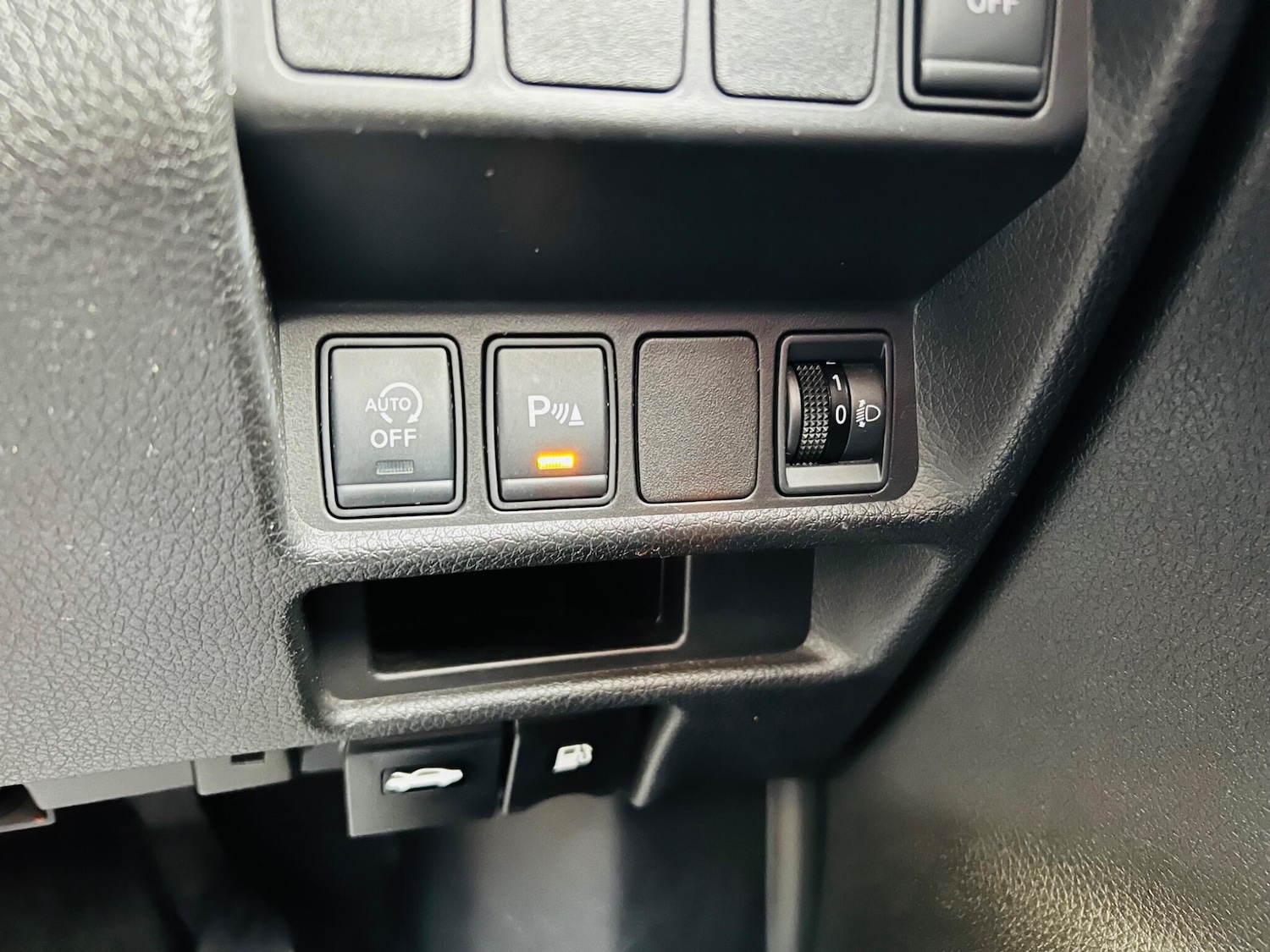 Used Nissan X-Trail for sale - 77267215: Photo 31