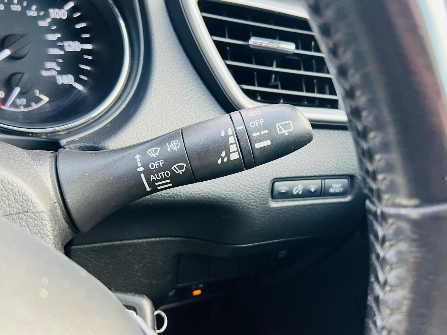 Used Nissan X-Trail for sale - 77267215: Photo 33