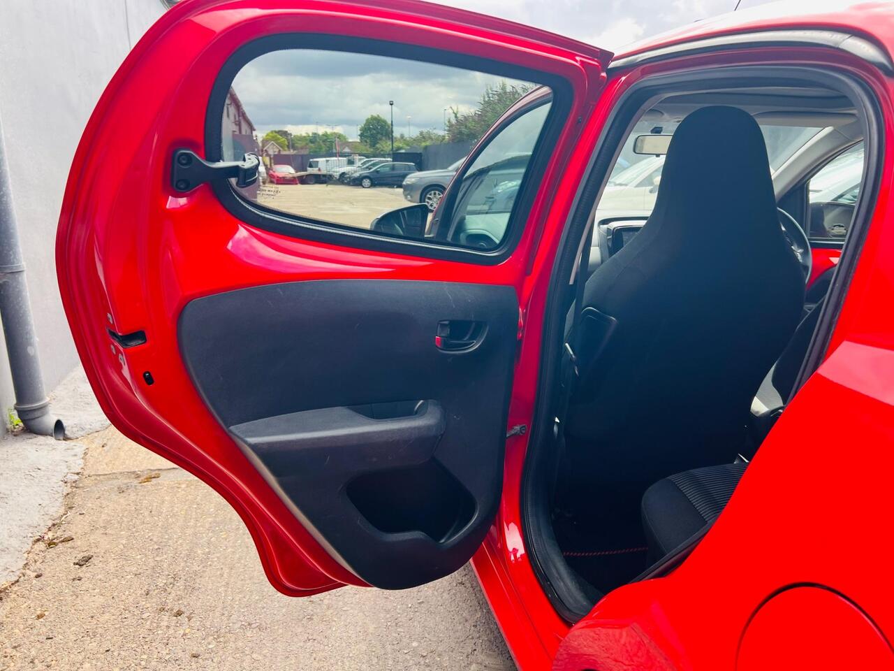 Used Peugeot 108 2016 for sale - 77413080: Photo 41