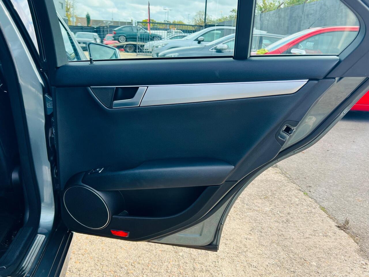 Used Mercedes-Benz C Class 2012 for sale - 77298610: Photo 45