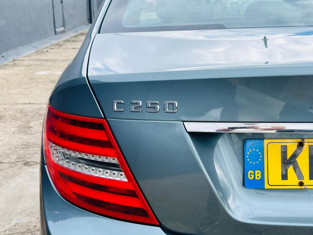 Used Mercedes-Benz C Class 2012 for sale - 77298610: Photo 49