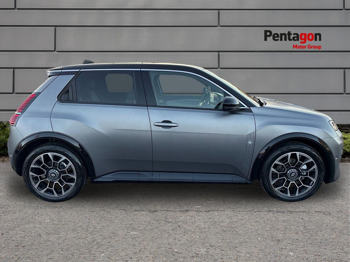 Used Renault 5 E-Tech electric 2025 for sale - 76536467: Photo 13