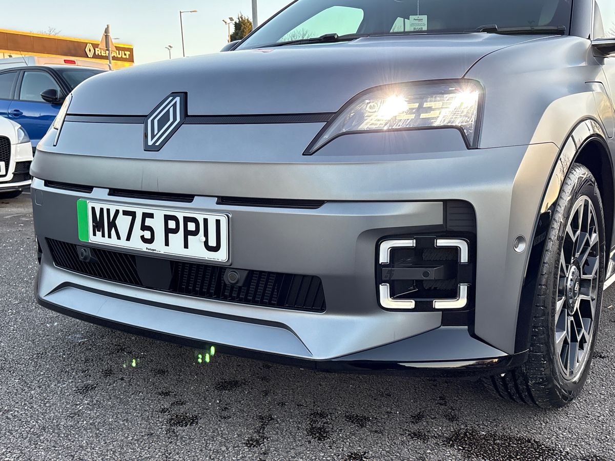 Used Renault 5 E-Tech electric 2025 for sale - 76536467: Photo 18