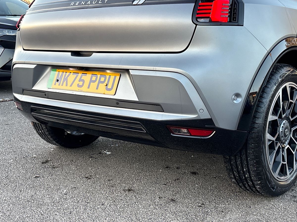 Used Renault 5 E-Tech electric 2025 for sale - 76536467: Photo 19