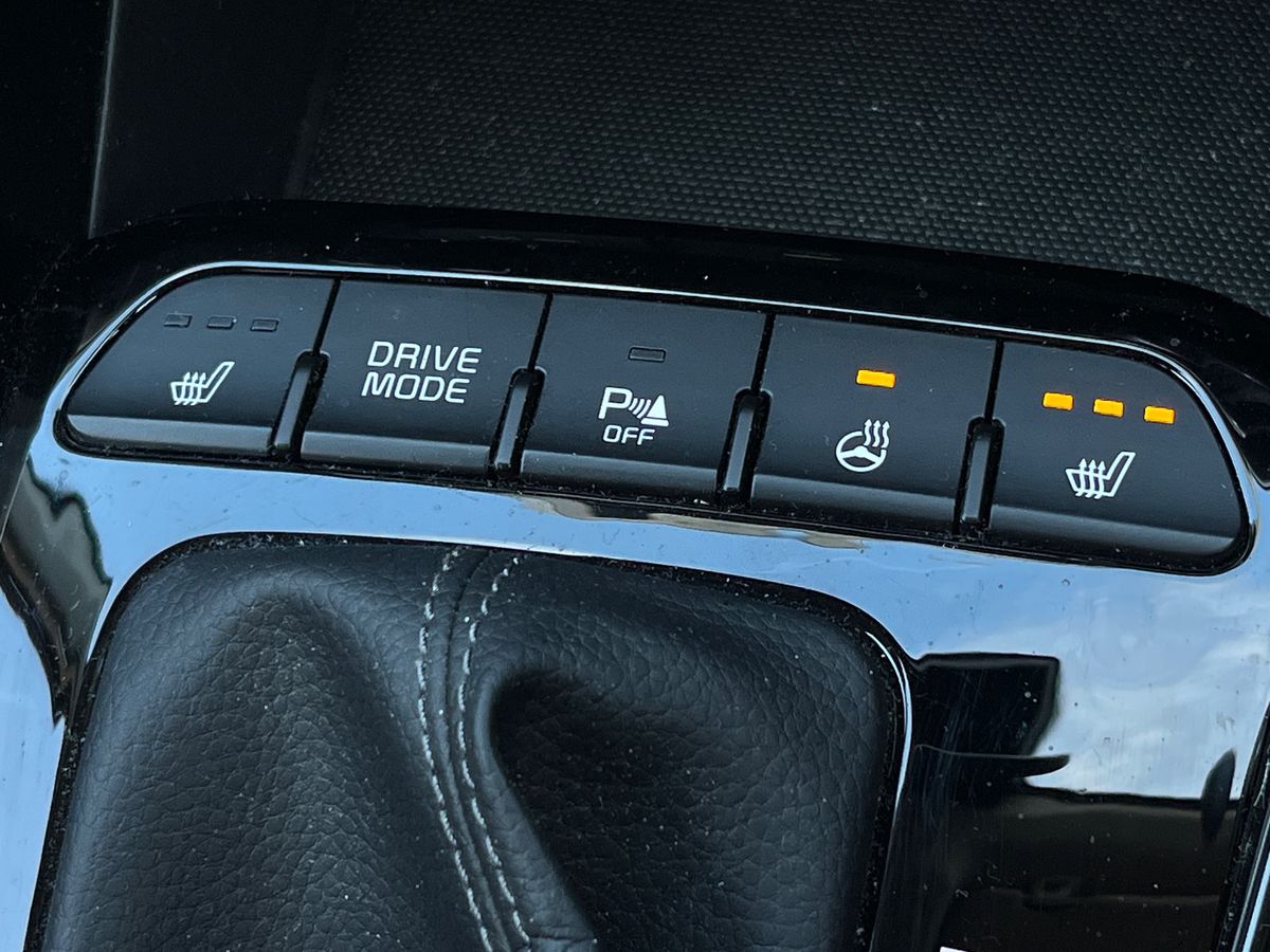 Used Kia Stonic 2023 for sale - 75897836: Photo 29