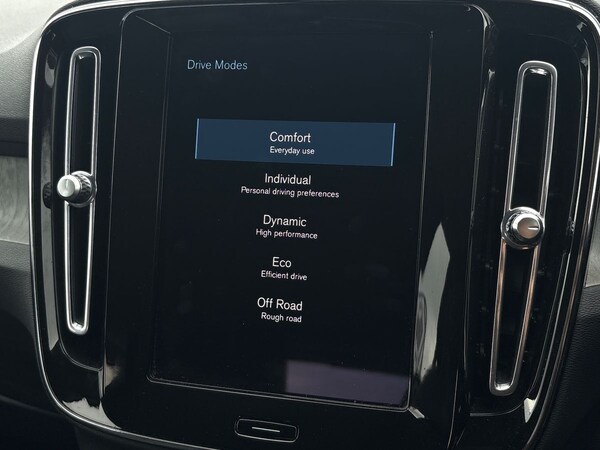 Used Volvo XC40 2021 for sale - 75661080: Photo 30
