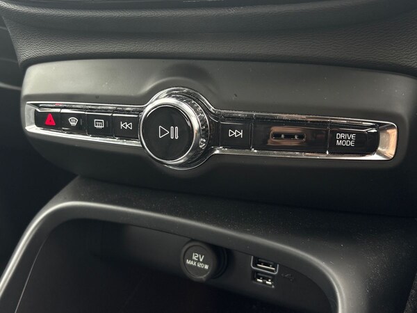 Used Volvo XC40 2021 for sale - 75661080: Photo 31