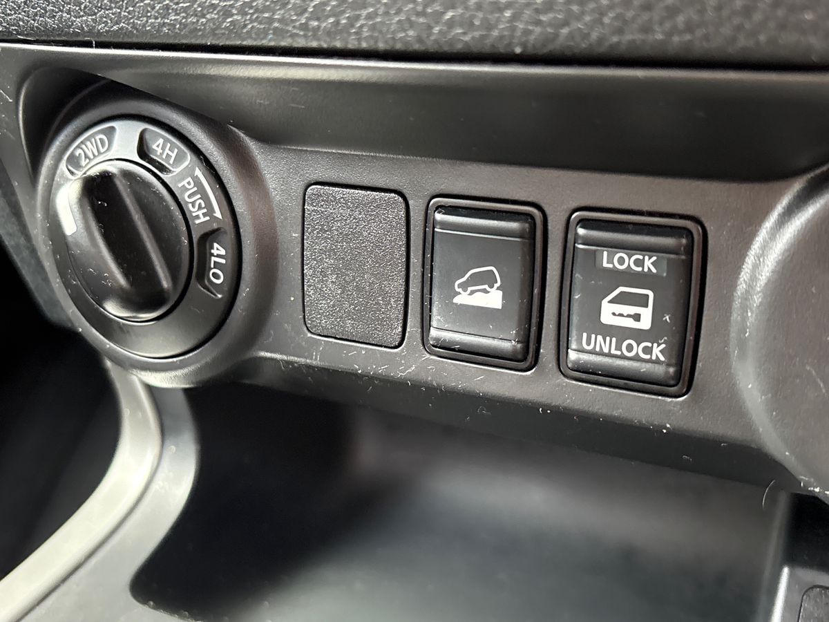 Used Nissan Navara 2020 for sale - 76373508: Photo 29